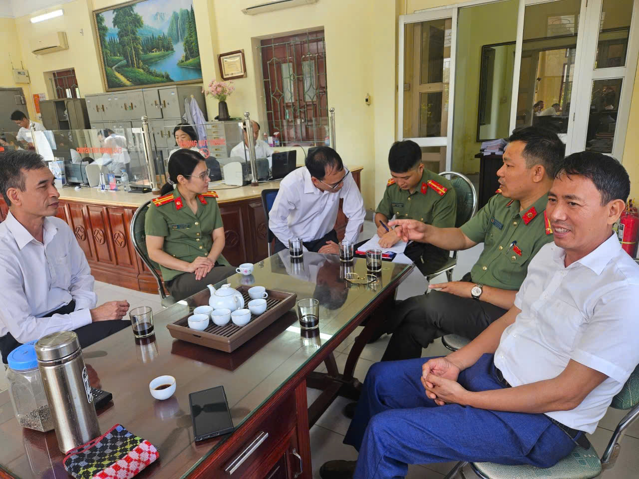 Công an phường Thạch Khôi tăng cường bảo đảm an ninh, an toàn hoạt động tín dụng và kinh doanh vàng, bạc
